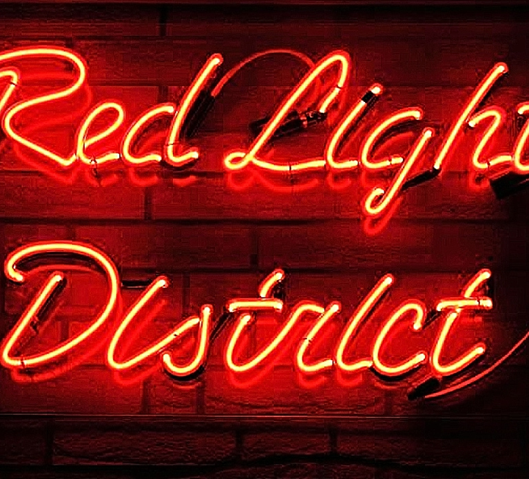 Amsterdam: Red Light District Exclusive Night Tour