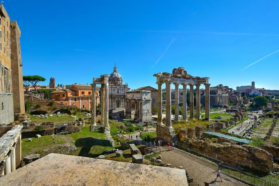 Rome: Colosseum, Forum, & Palatine Hill with Audio Guide