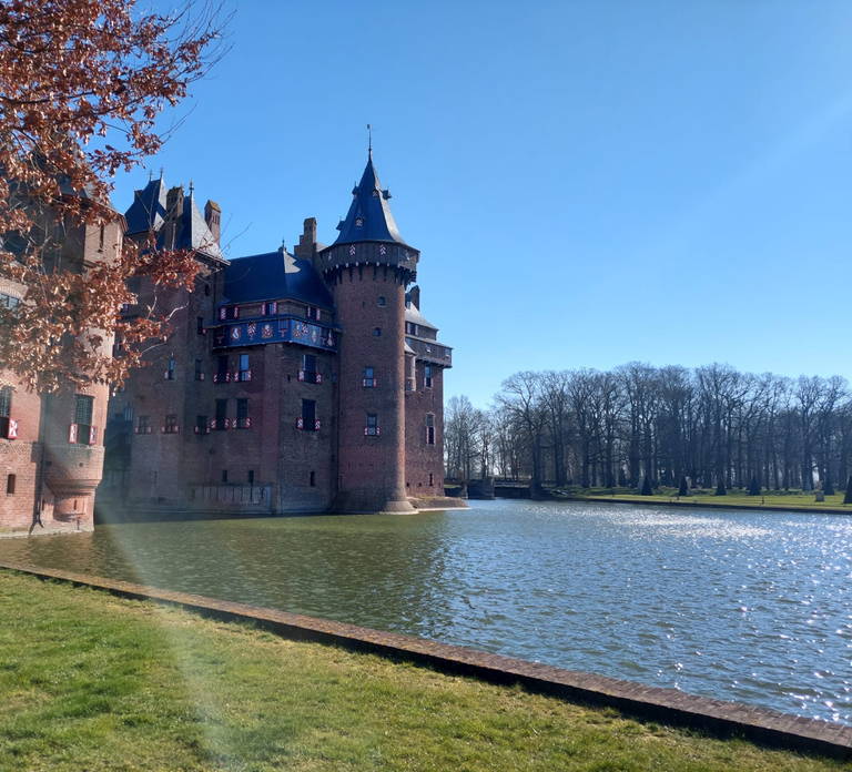 From Amsterdam: Castle De Haar Guided Tour
