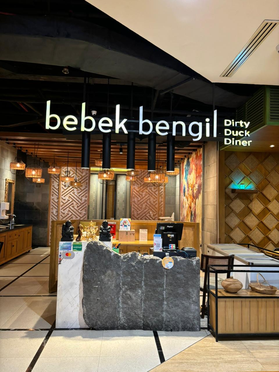 Bebek Bengil Restaurant Plaza Indonesia Jakarta - HolidaySG