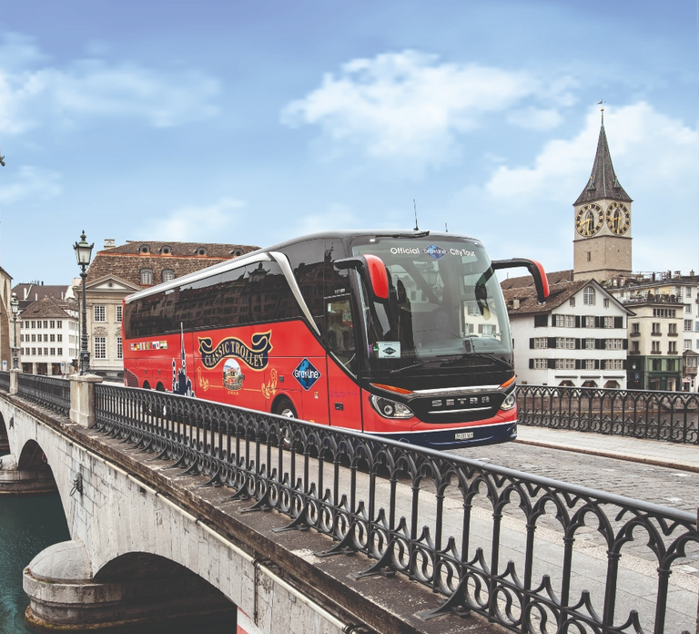 Zurich: City Bus Tour with Audio Guide and Lake Cruise