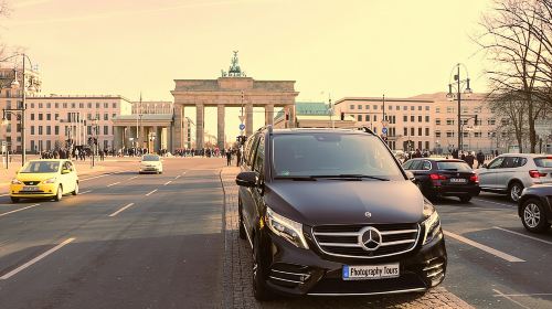 5hours: Guide, Chauffeur & Photographer in Berlin private Tour Day Tours