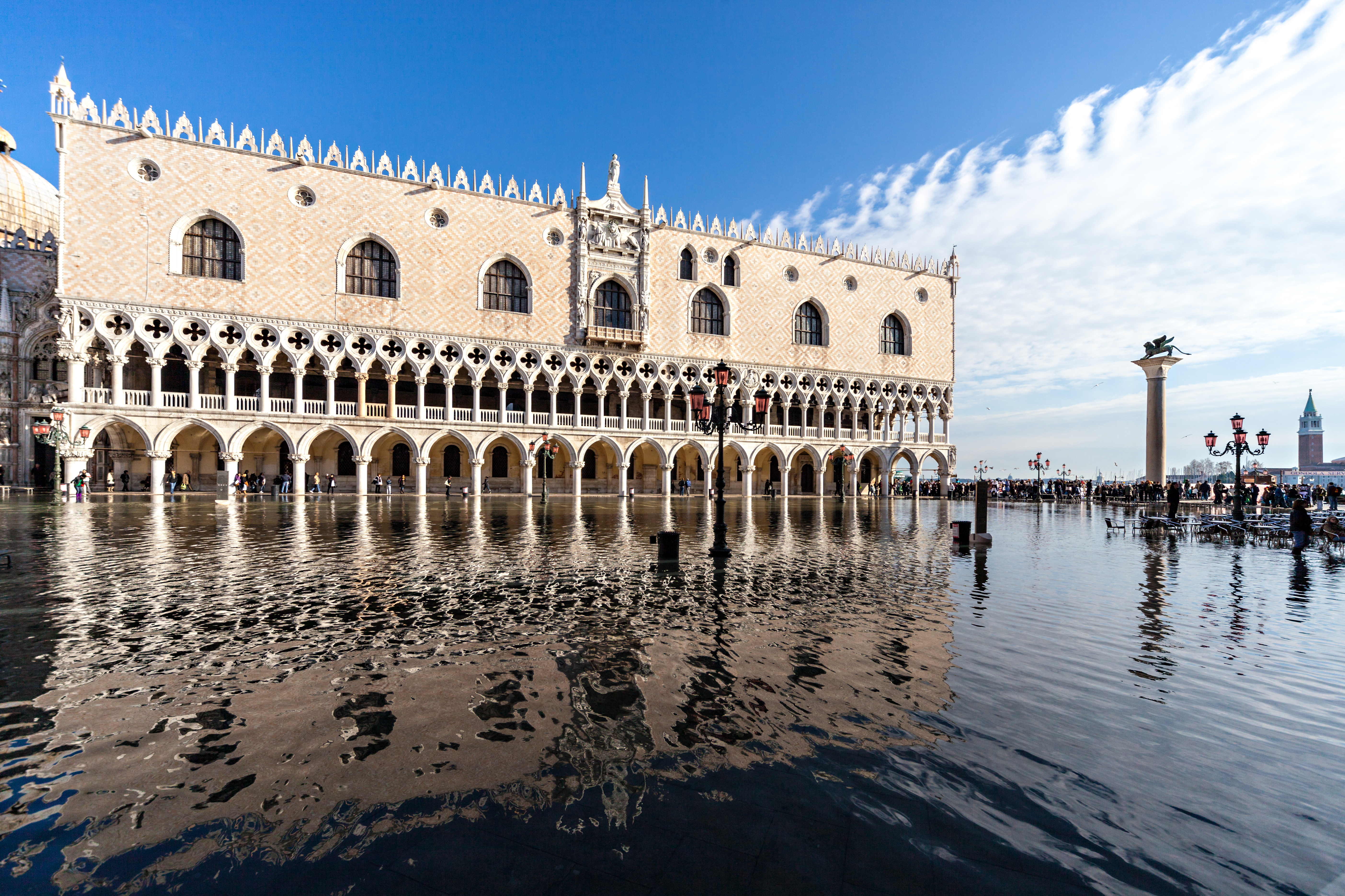 Doge's Palace & St. Mark's Basilica with Terrace: Skip The Line + Guided Tour - HolidaySG