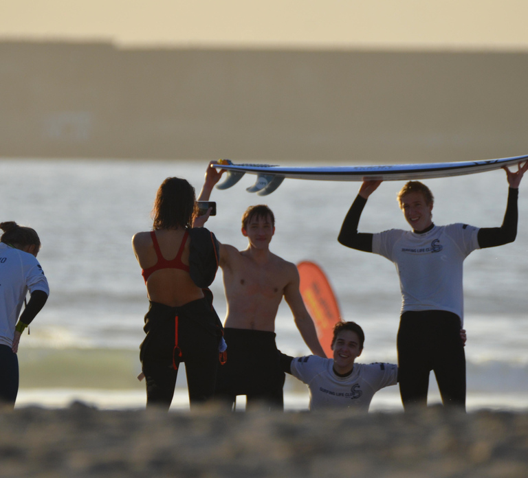 Porto: Surf Lesson with the First Surf School in Porto!