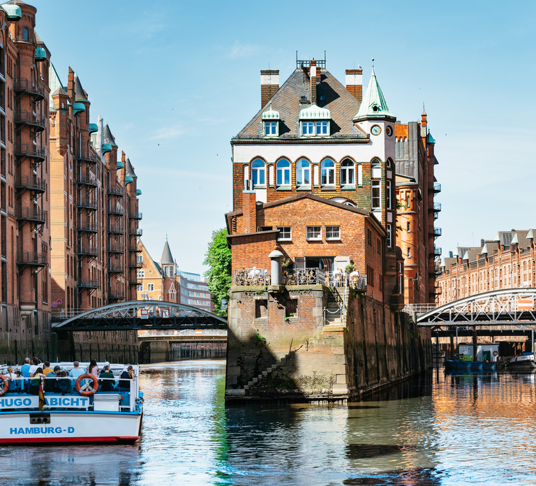 Hamburg: 1.5-Hour Harbor and Speicherstadt Day Cruise