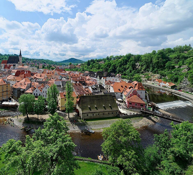 Prague: to Passau with walking Guided Tour in Český Krumlov