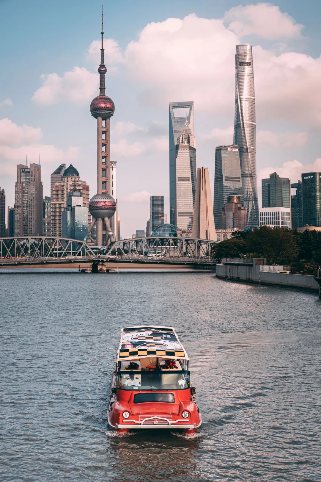 Shanghai Suzhou Creek  30-Min Cruise - Retro Ship & Bund View - HolidaySG