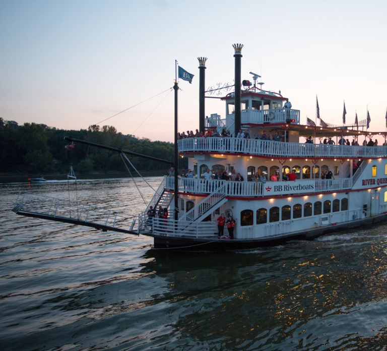 Cincinnati: Ohio River Cruise with Buffet Dinner