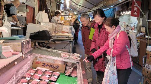 Tokyo: Tsukiji Market Guided Tour & Sushi-Making Experience Day Tours