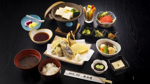 Sumida River: Japanese Traditional Yakatabune Dinner Cruise Day Tours