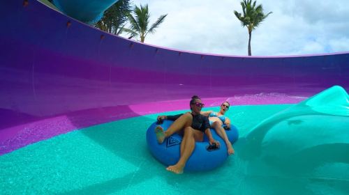 Oahu: Wet 'n' Wild Waterpark Ticket with Waikiki Transfer Day Tours