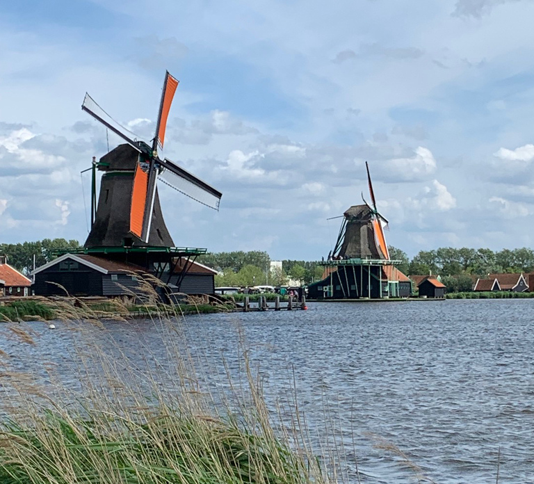 Amsterdam: Countryside Bike Tour and Zaanse Schans Windmills