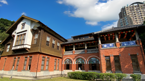 Tamsui Fisherman's Wharf, Fort San Domingo, Tamsui Old Street, and Beitou Thermal Valley day tour from Taipei Day Tours