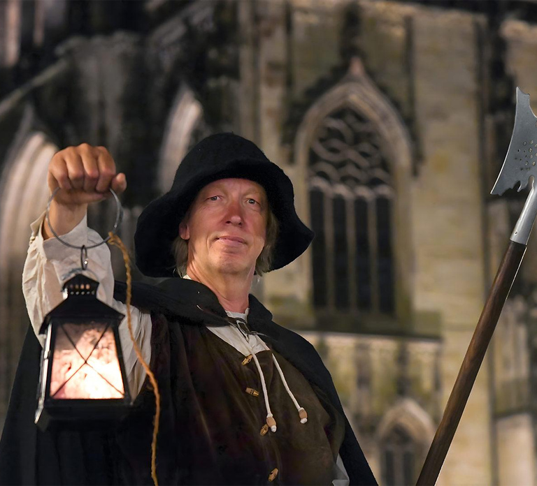 Münster: Night watchman tour through the picturesque old town by lantern light