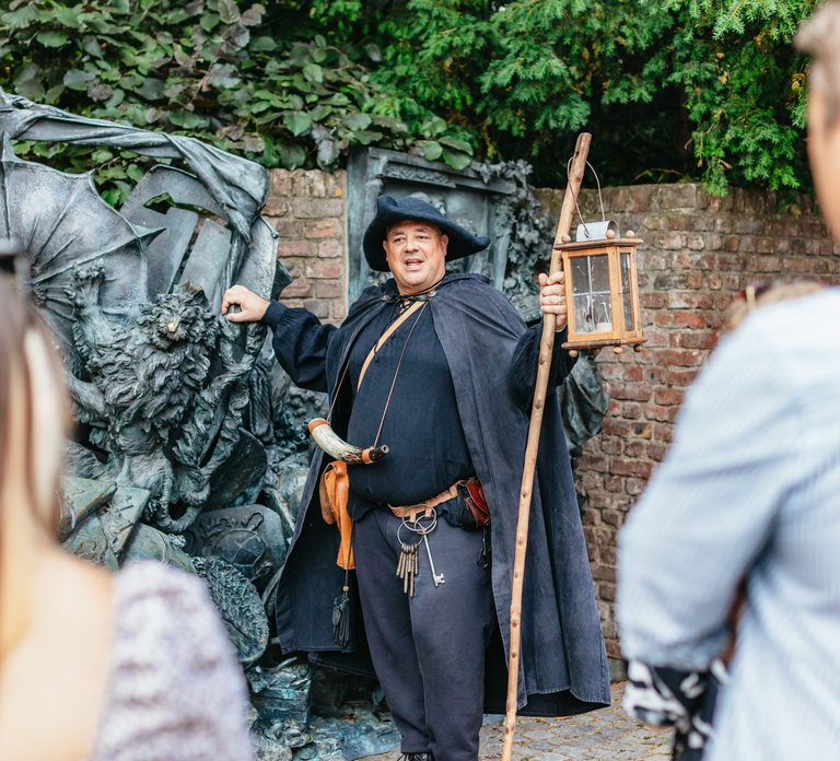 Düsseldorf: Guided Tour with a Night Watchman