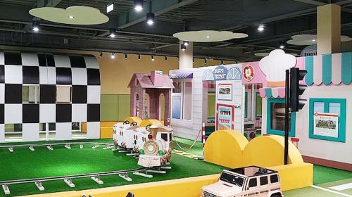 [Admission for 2 adults and 2 children] Lulu Zaza Cafe Family Restaurant at Sun Moon Lake: Two main meals + admission ticket(no additional charge on holidays)