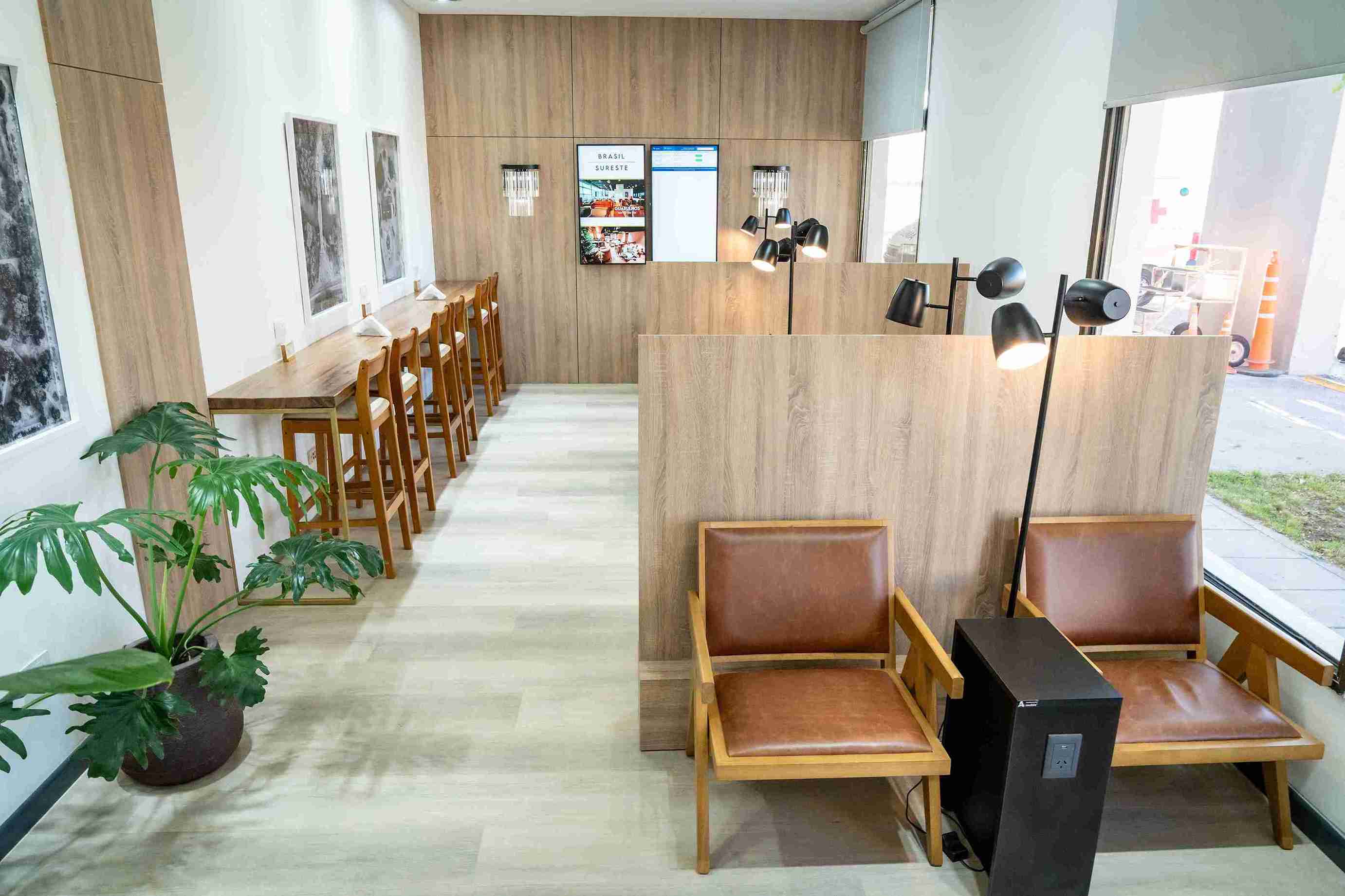 W Lounge Trelew Almirante M.A. Zar Airport - HolidaySG