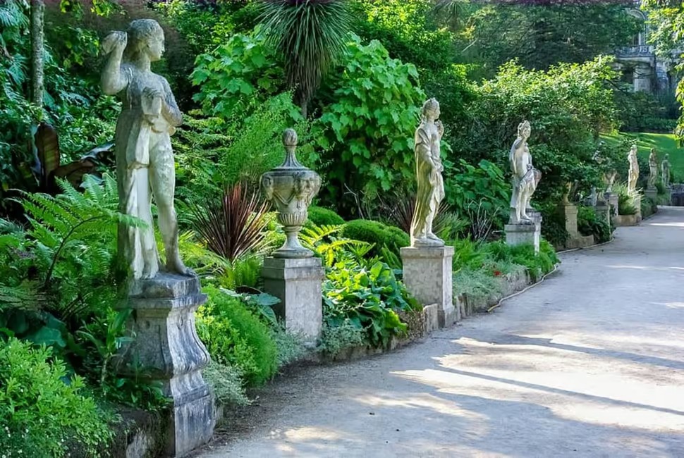 Quinta da Regaleira Skip-the-Ticket-Line Entry & Audioguide - HolidaySG