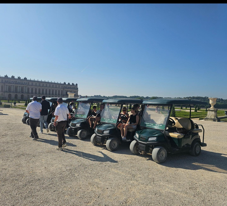 Versailles: Golfcarts & Bikes Guided Tour, Hamlet+Fountains