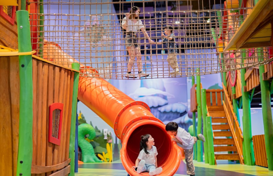 Studio City Super Fun Zone - HolidaySG