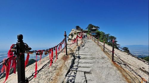 Mt Huashan Small Group Tour