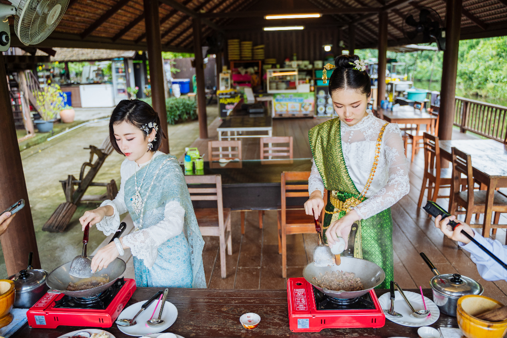 Ancient City and Erawan Museum - HolidaySG