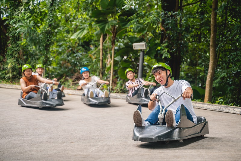 Skyline Luge Singapore 新加坡斜坡滑车与空中吊椅 - HolidaySG