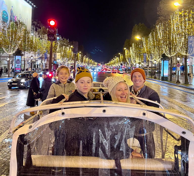 Paris: Christmas Lights Tuk Tuk Tour