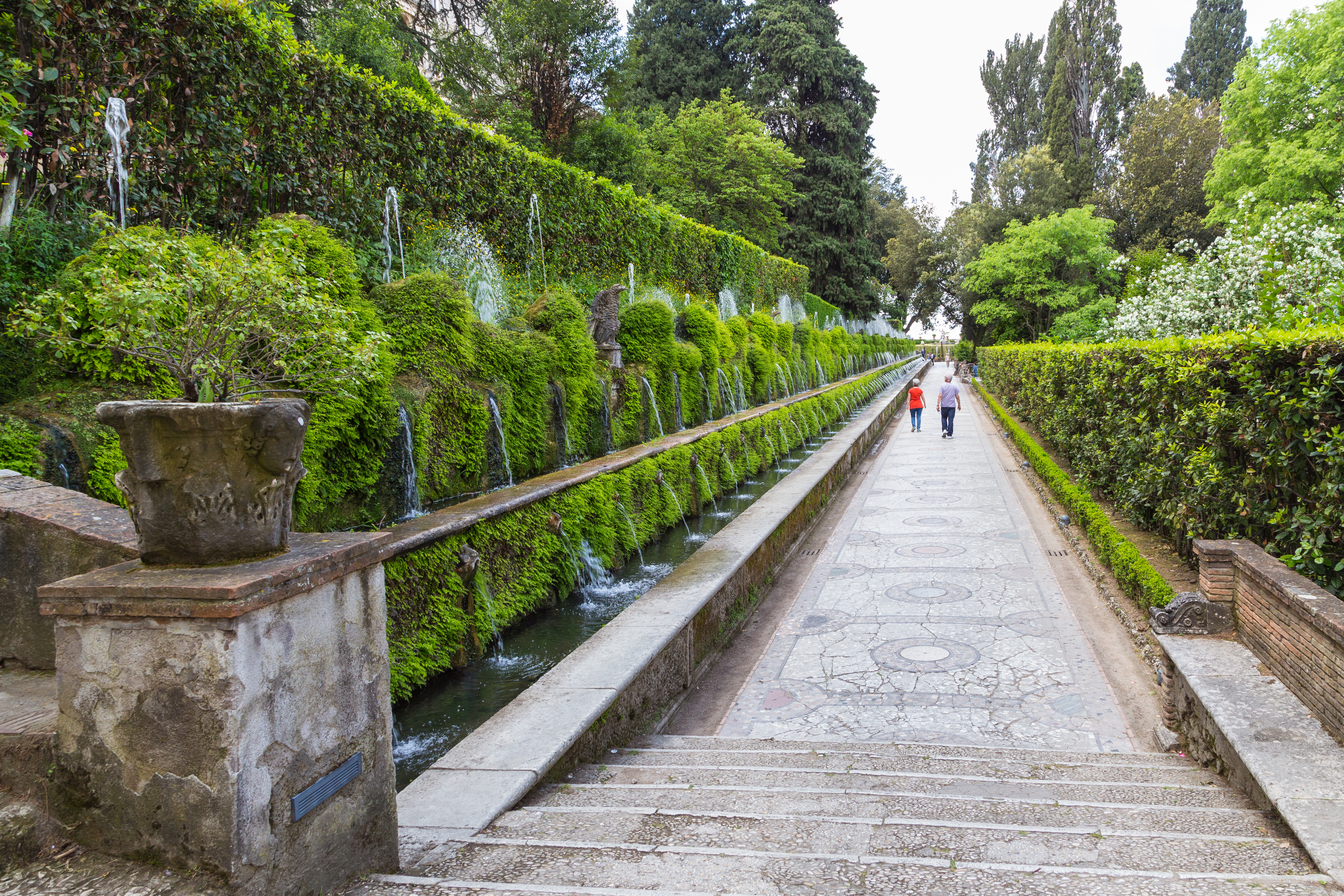 Villa D’Este and Villa Adriana: Skip the Line + Roundtrip from Rome - HolidaySG