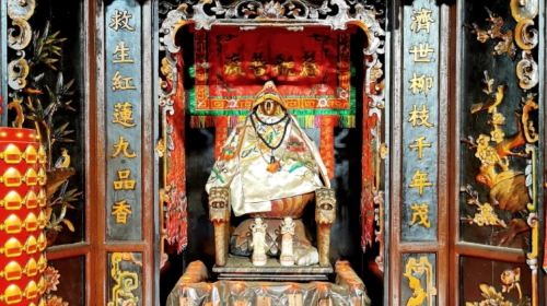Hong Kong Intangible Cultural Heritage In-Depth 1-Day Tour: Beating the Villain Ritual & Central and Western Heritage Trail Urban Hidden Gems Exploration Day Tours