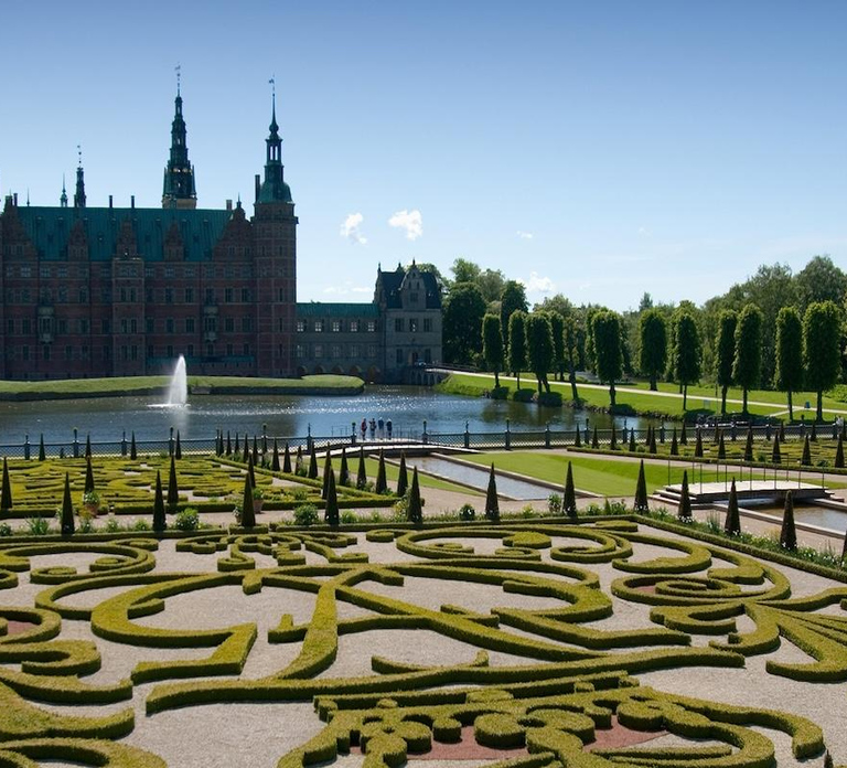 Copenhagen: Frederiksborg Tour in Spanish