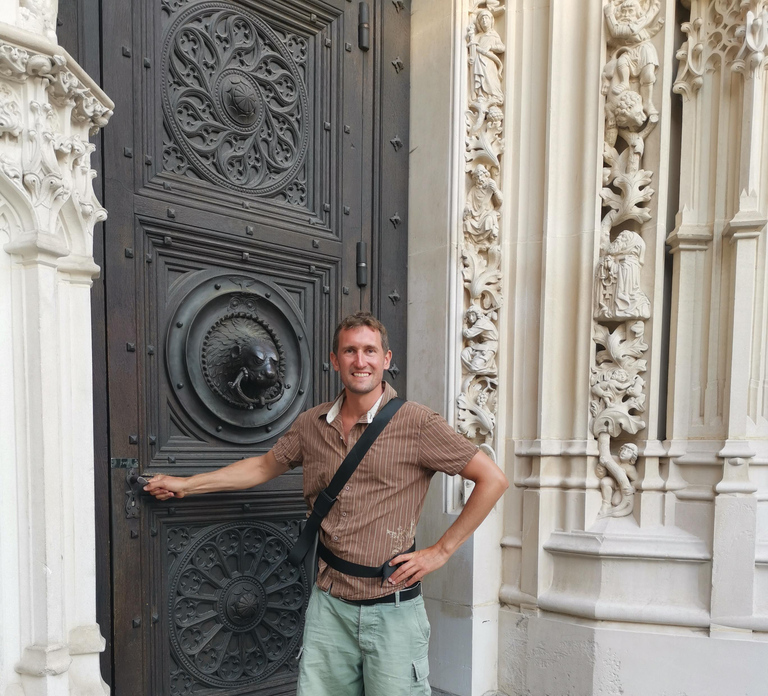 Lausanne: Old Town Guided Walking Tour