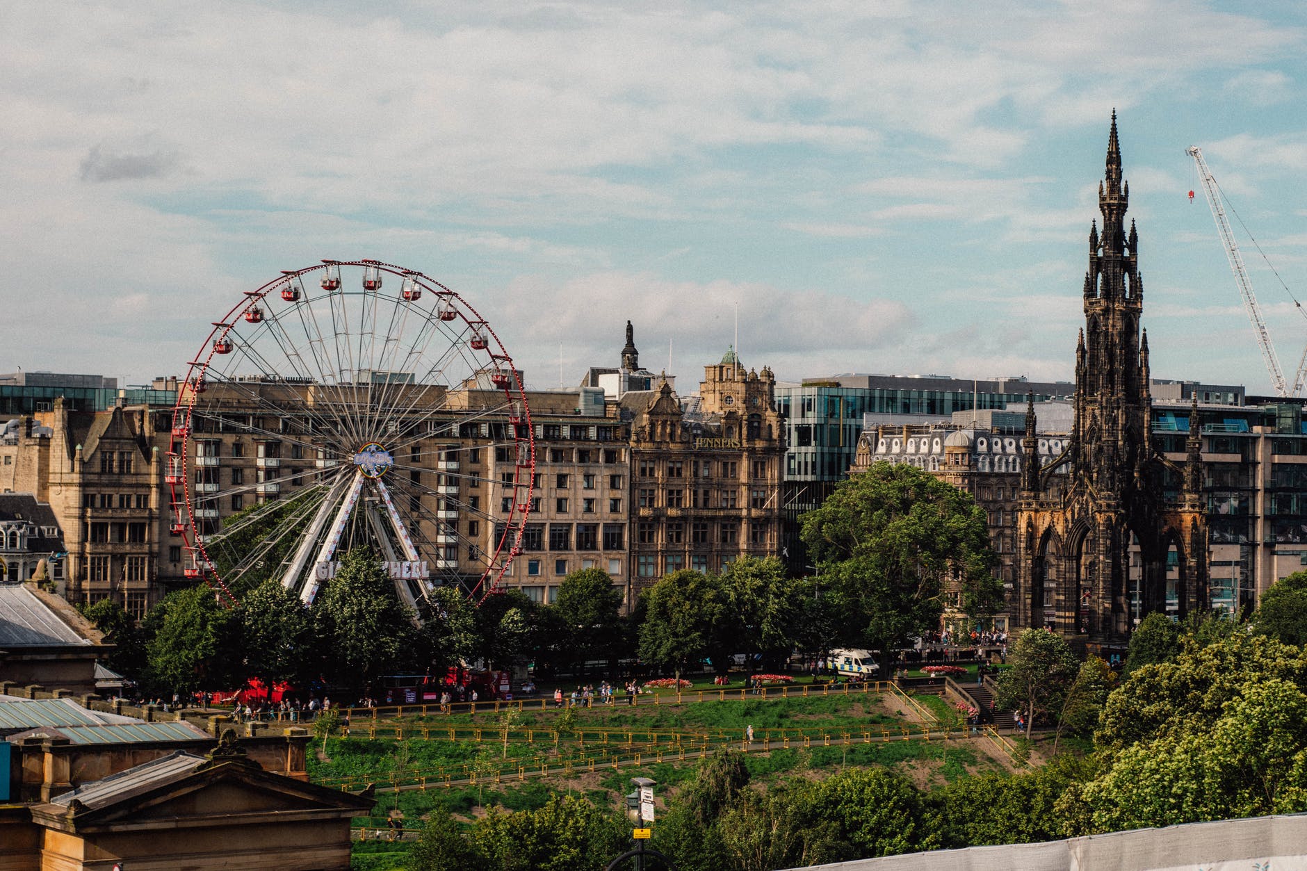 Welcome to Edinburgh Audio Guide: Discover It's History and Secrets - HolidaySG