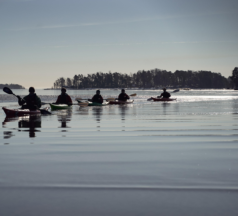 Helsinki: Winter Kayaking in Eastern Helsinki Archipelago