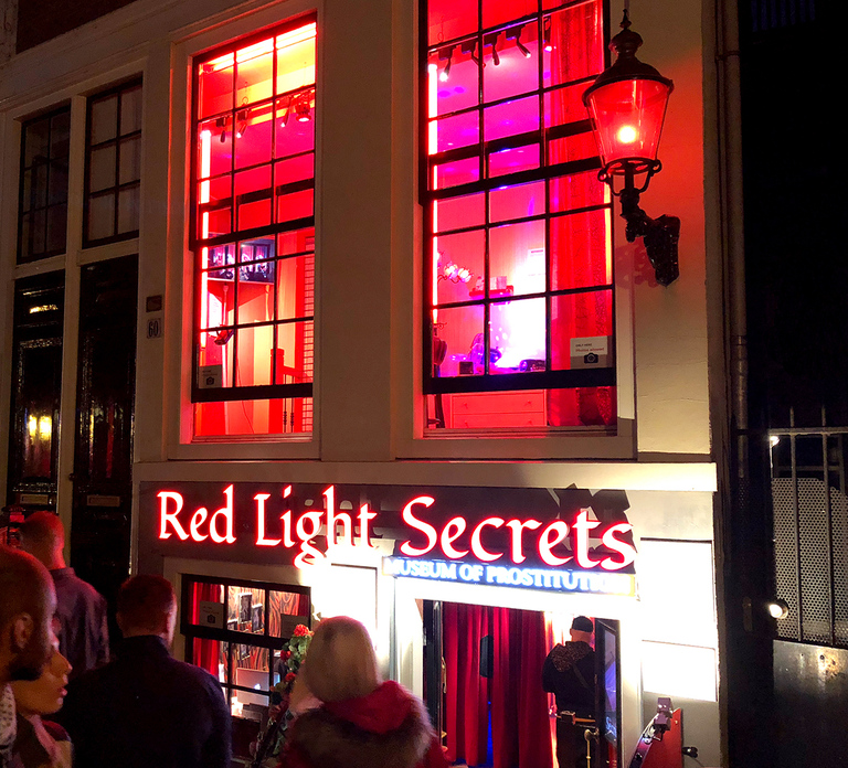 Amsterdam: 1,5-Hour Red Light District Tour