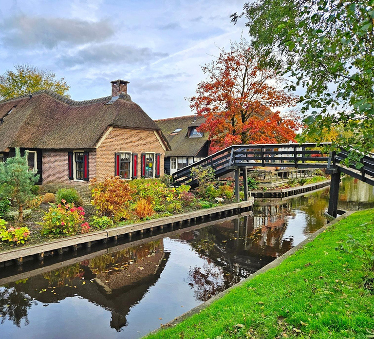 Amsterdam: Giethoorn, Zaandam & Zaanse Schans Tour w/ Pickup