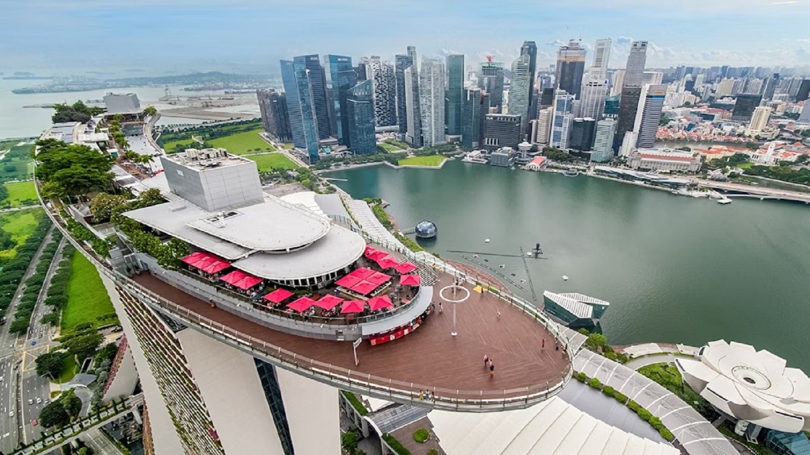 SkyPark Observation Deck at Marina Bay Sands 滨海湾金沙空中花园 - HolidaySG