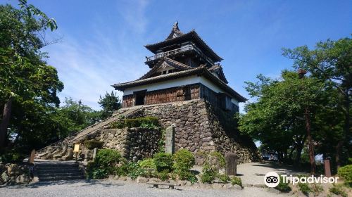 Maruoka Castle - HolidaySG