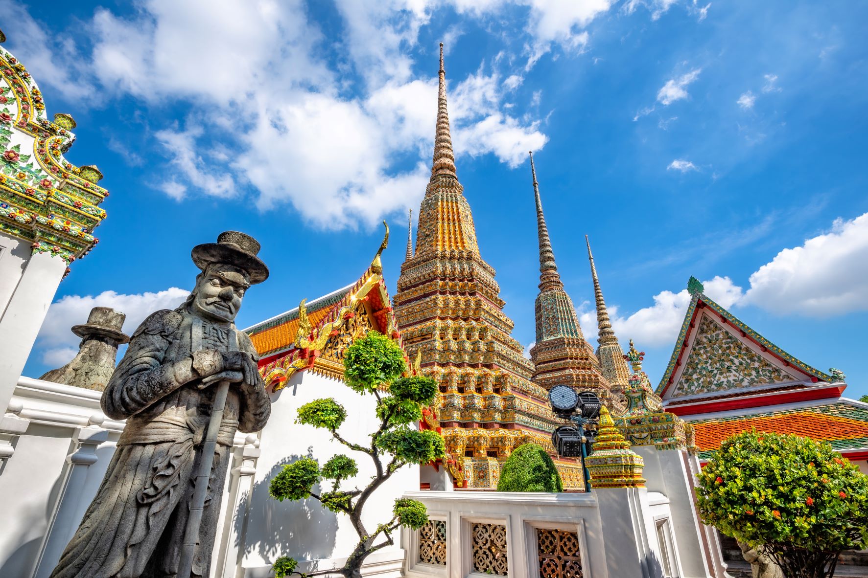 (Free eSIM) Half Day City Temples & Grand Palace with Halal Buffet Lunch