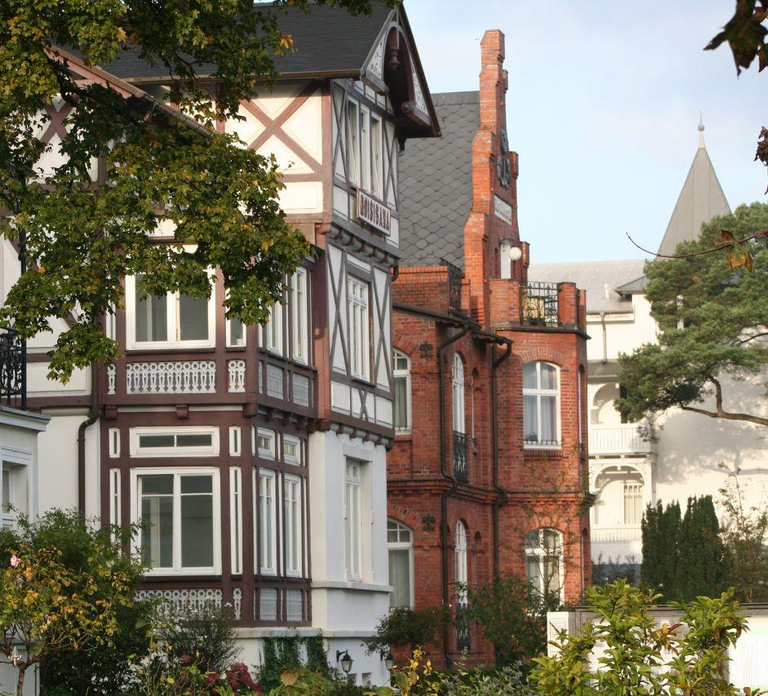 Binz: Guided tour with sea buckthorn juice