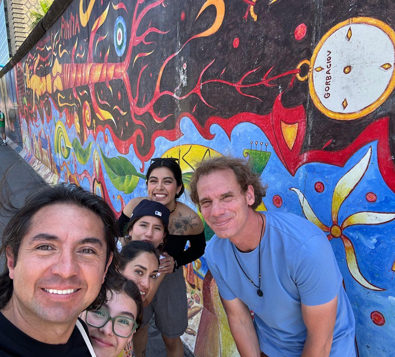 Berlin: Berlin Wall & East Side Gallery Walking Tour