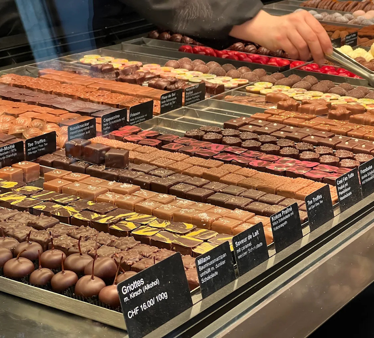 Swiss Experience: Lucerne City Tour with Chocolate Tasting
