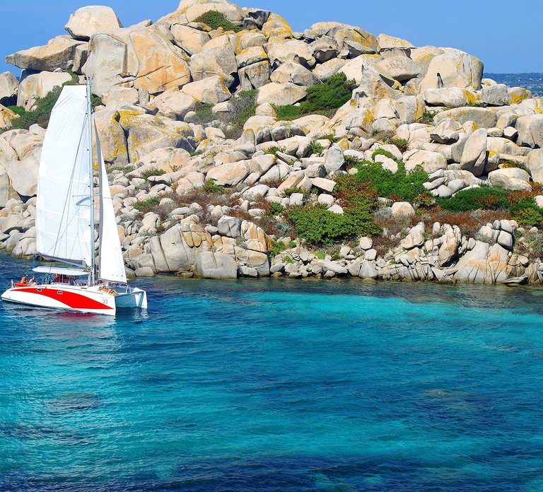 Bonifacio: Catamaran Trip with Snorkeling at the Lavezzi Islands