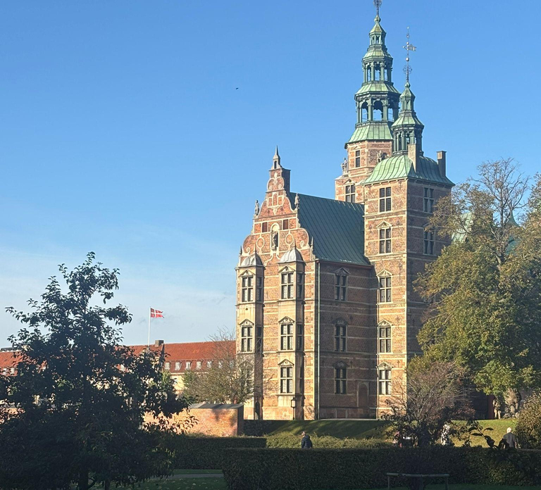 Copenhagen: Rosenborg Palace Tour & Canal Cruise