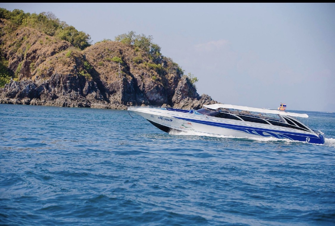 One Way Speedboat Transfer from / to Phuket - Phi Phi
