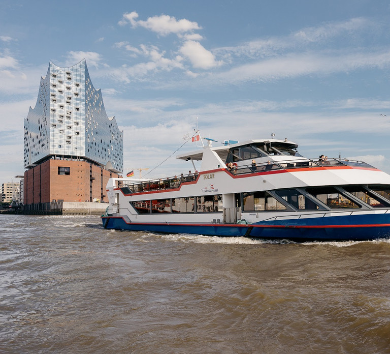 Hamburg: Guided Grand Harbor Sightseeing Cruise by Ship