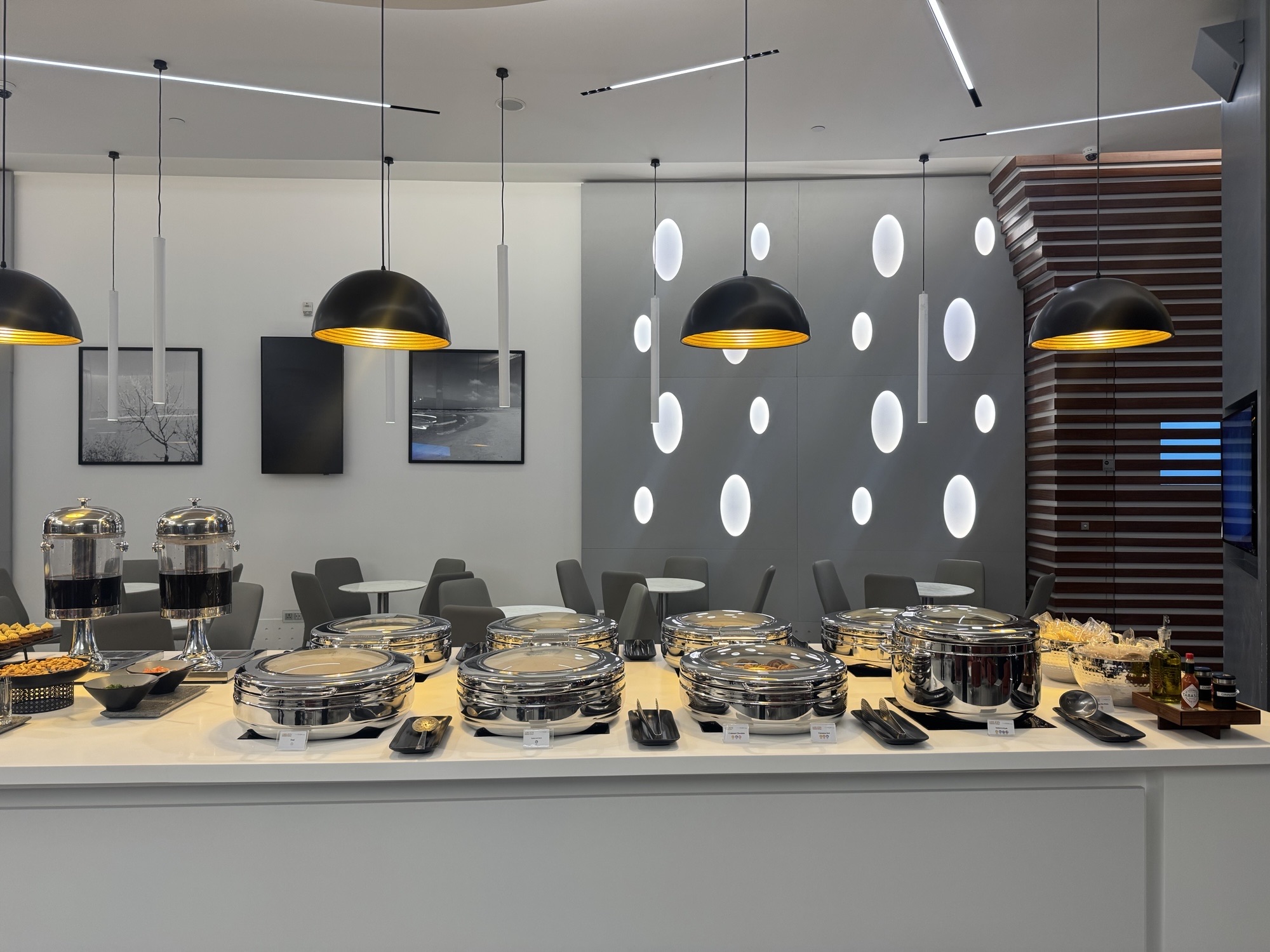 Ahlein Premium Lounge Rafic Hariri International - HolidaySG