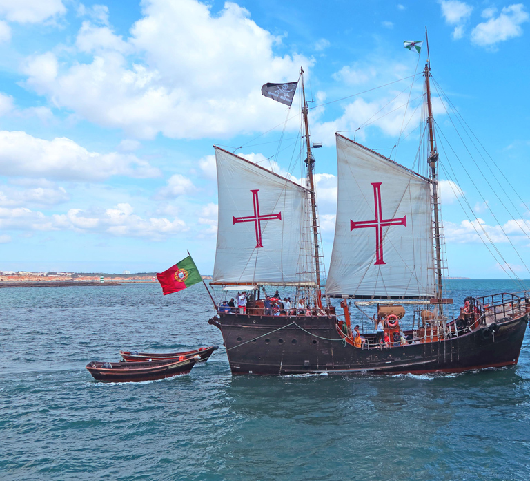 Portimão: Pirate Ship Cave Cruise