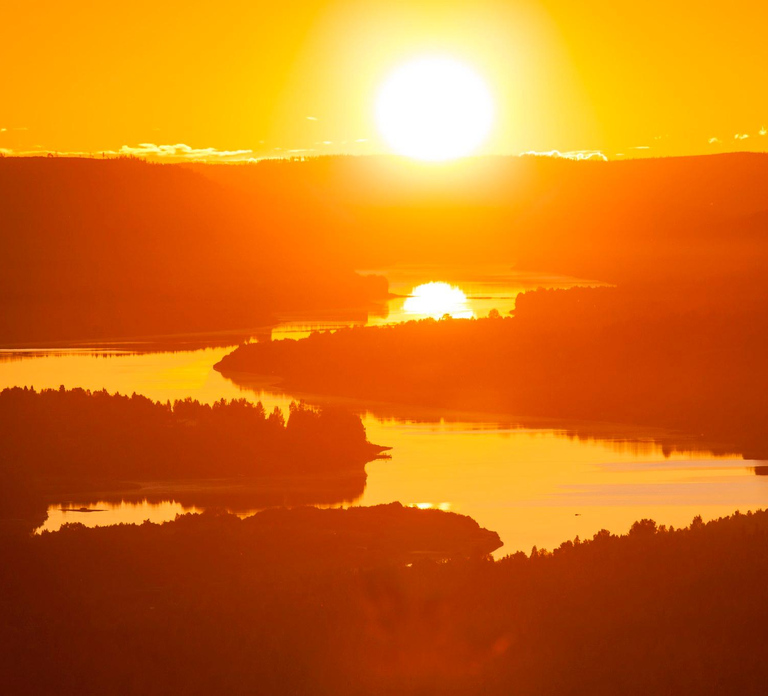 Arctic Wilderness Hike from Rovaniemi (Day & Evening)