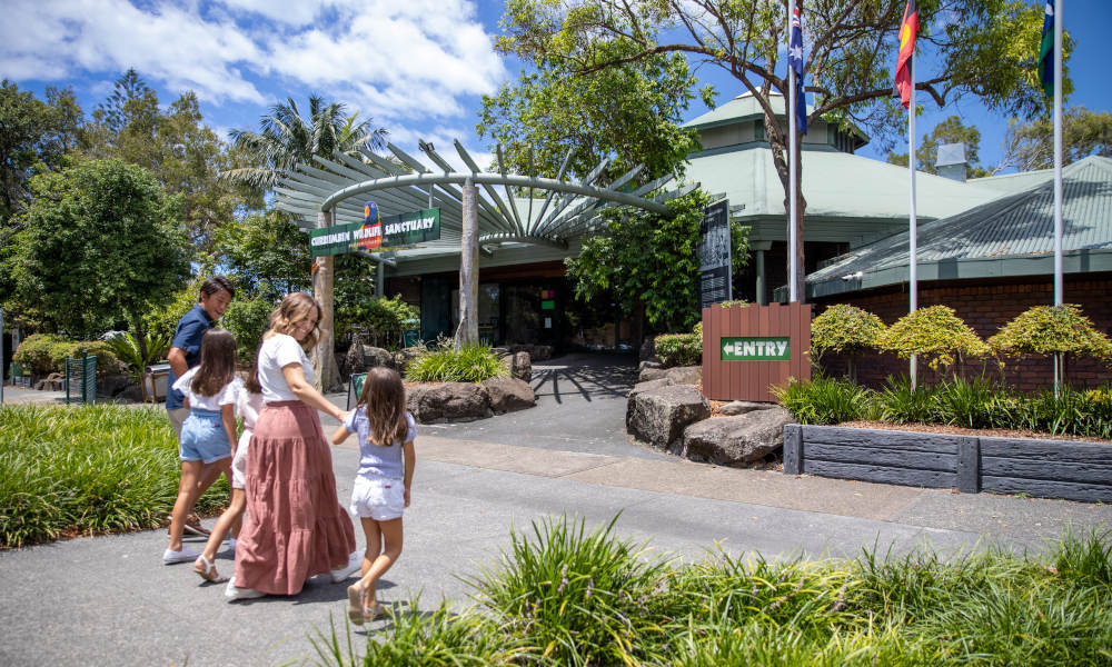 Currumbin Wildlife Sanctuary Family Entry + Meal Deal - HolidaySG